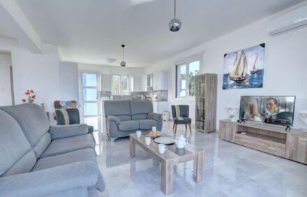 Luxurious 4BR Villa near Fig Tree Bay IVRATP606