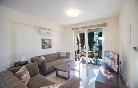 Luxury 4BR Villa near Pernera Beach IVRKV25