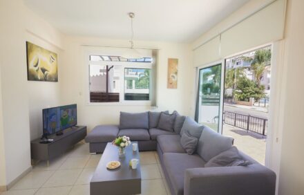 Stunning 3 BR Villa Steps from Fig Tree Bay IVRDV17