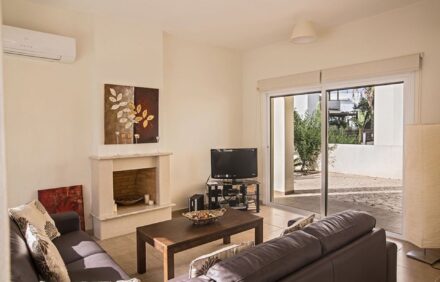 Secluded 3 BR Escape by Fig Tree Bay IVRDV5