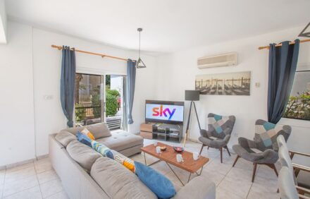 Elegant 4 BR Villa Near Fig Tree Bay IVRJV4