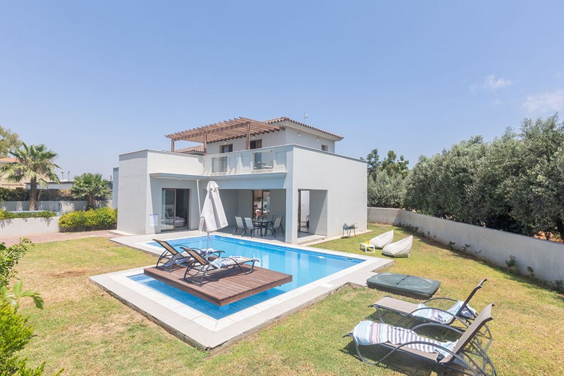Stylish Villa near Nissi Beach, Ayia Napa IVRSVD2