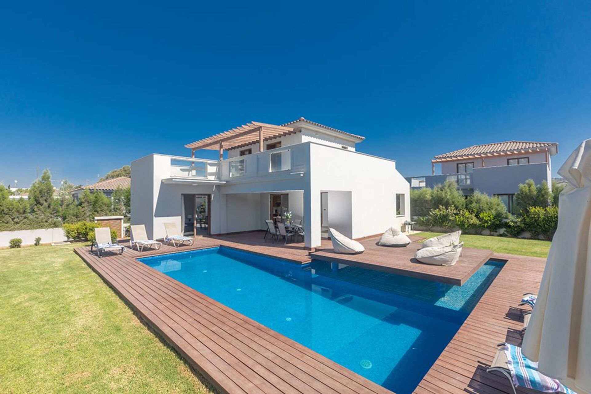 Elegant Villa Near Nissi Beach, Ayia Napa IVRSVI3