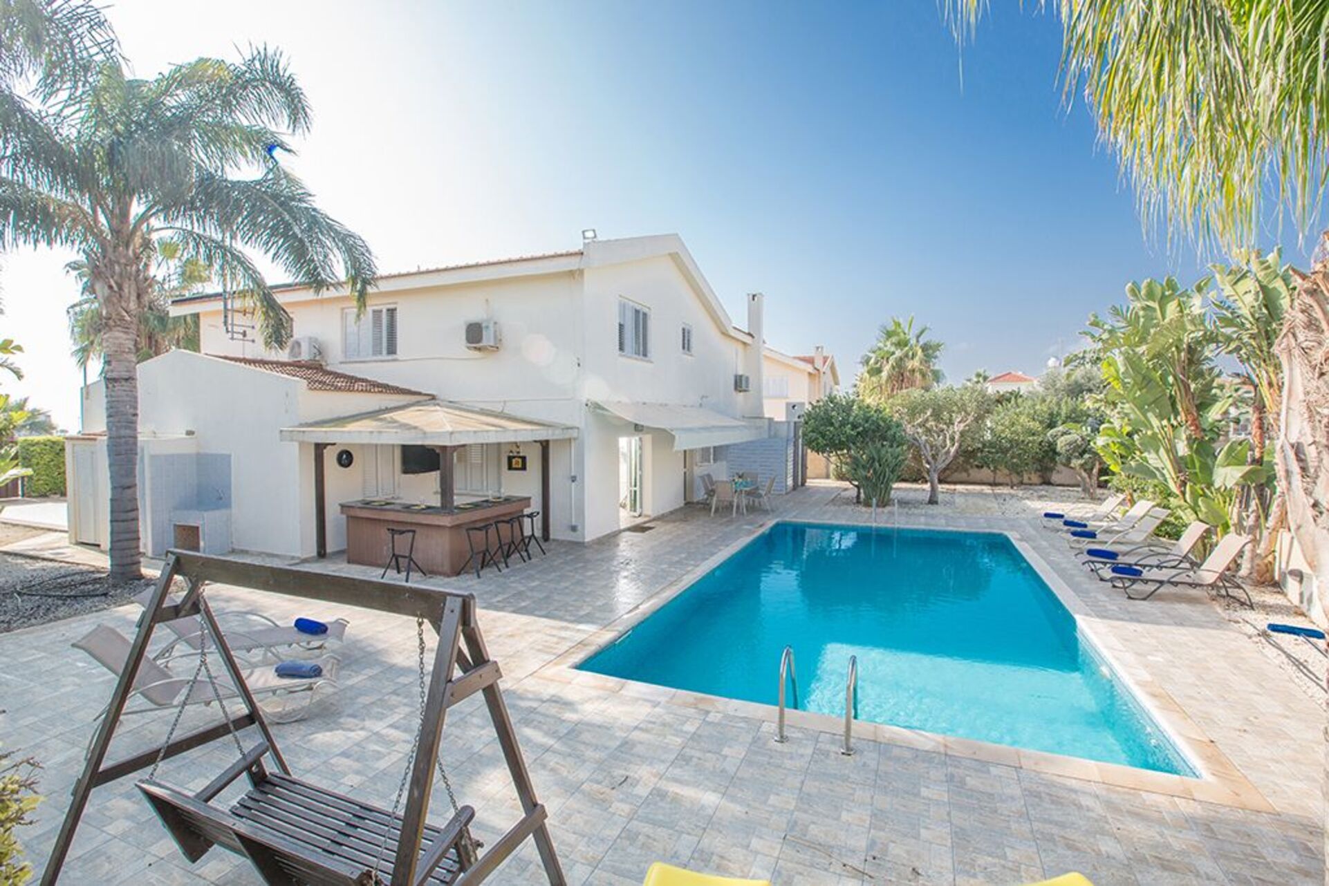 Elegant 4BR Villa Close to WaterWorld Park IVRAT26