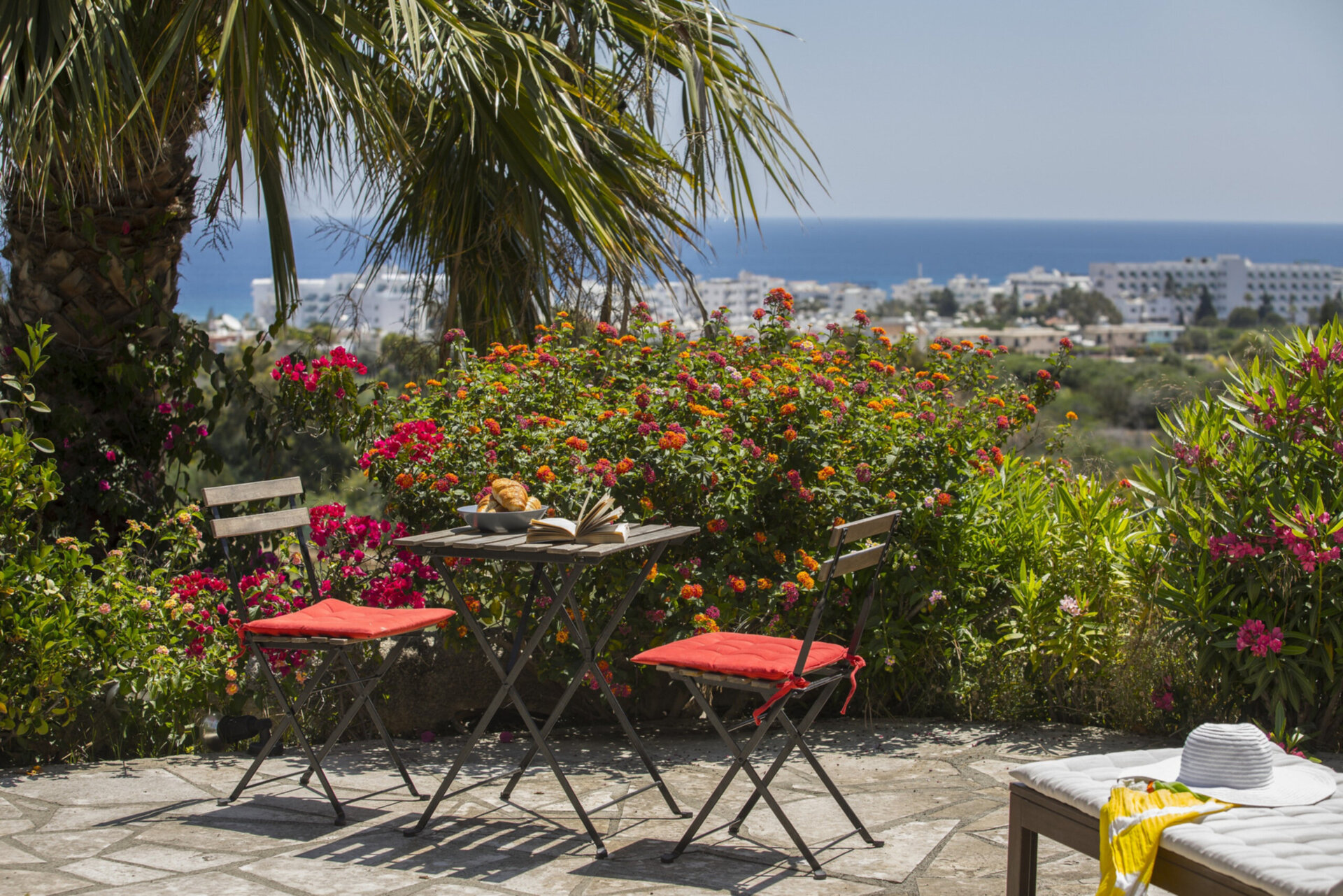 Seaside Bliss: 2BR Apt near Fig Tree Bay RVC300078