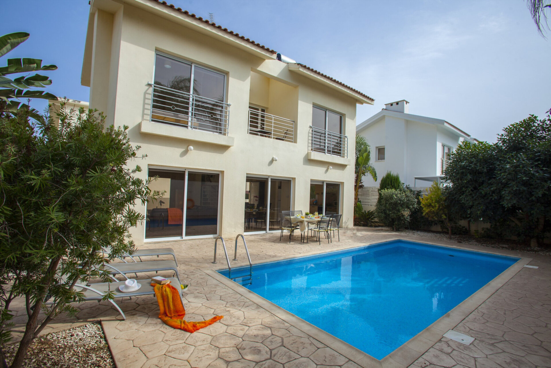 Elegant Villa Steps from Fig Tree Bay RVC303513