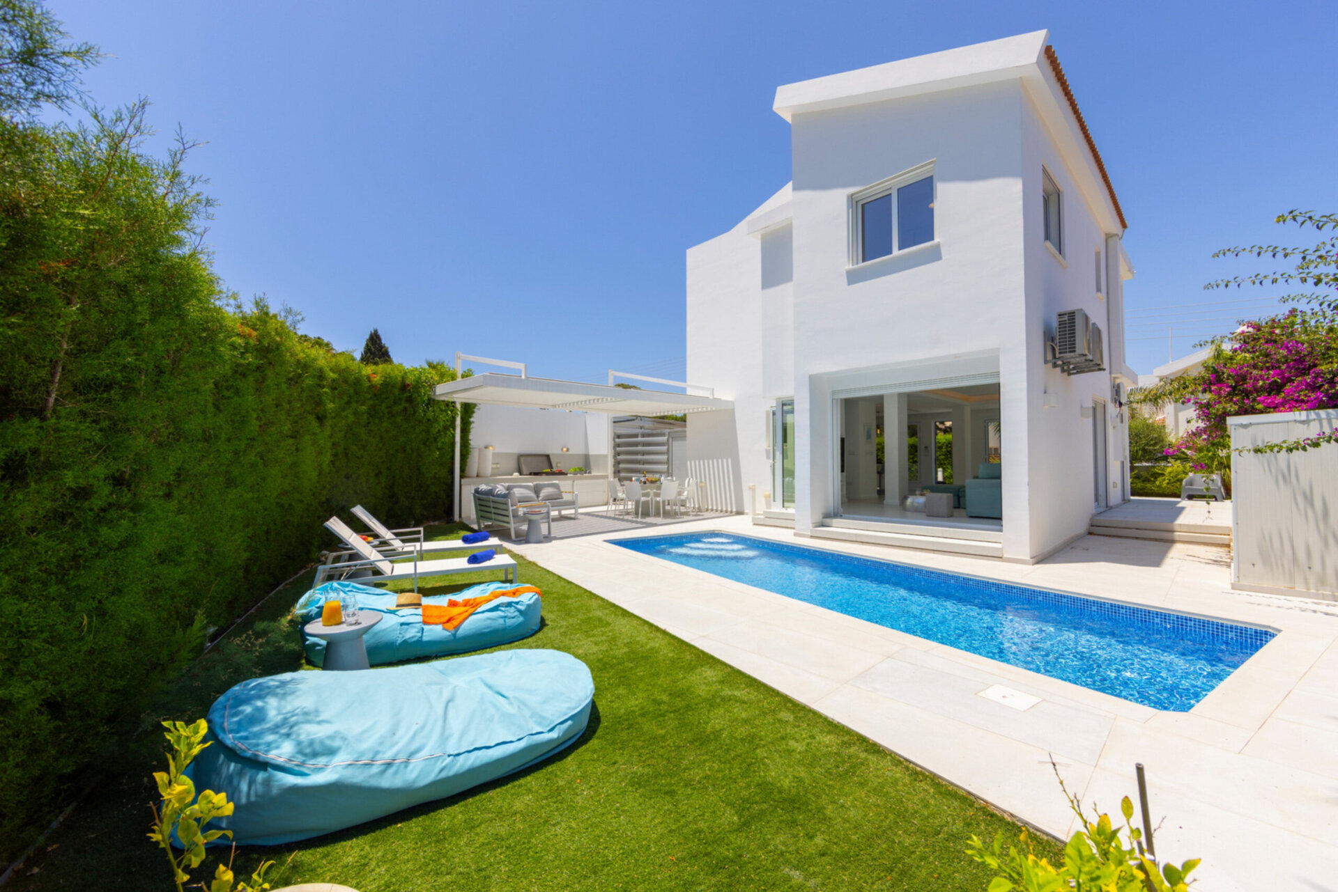 Luxury 3-Bed Villa near Fig Tree Bay RVC304054