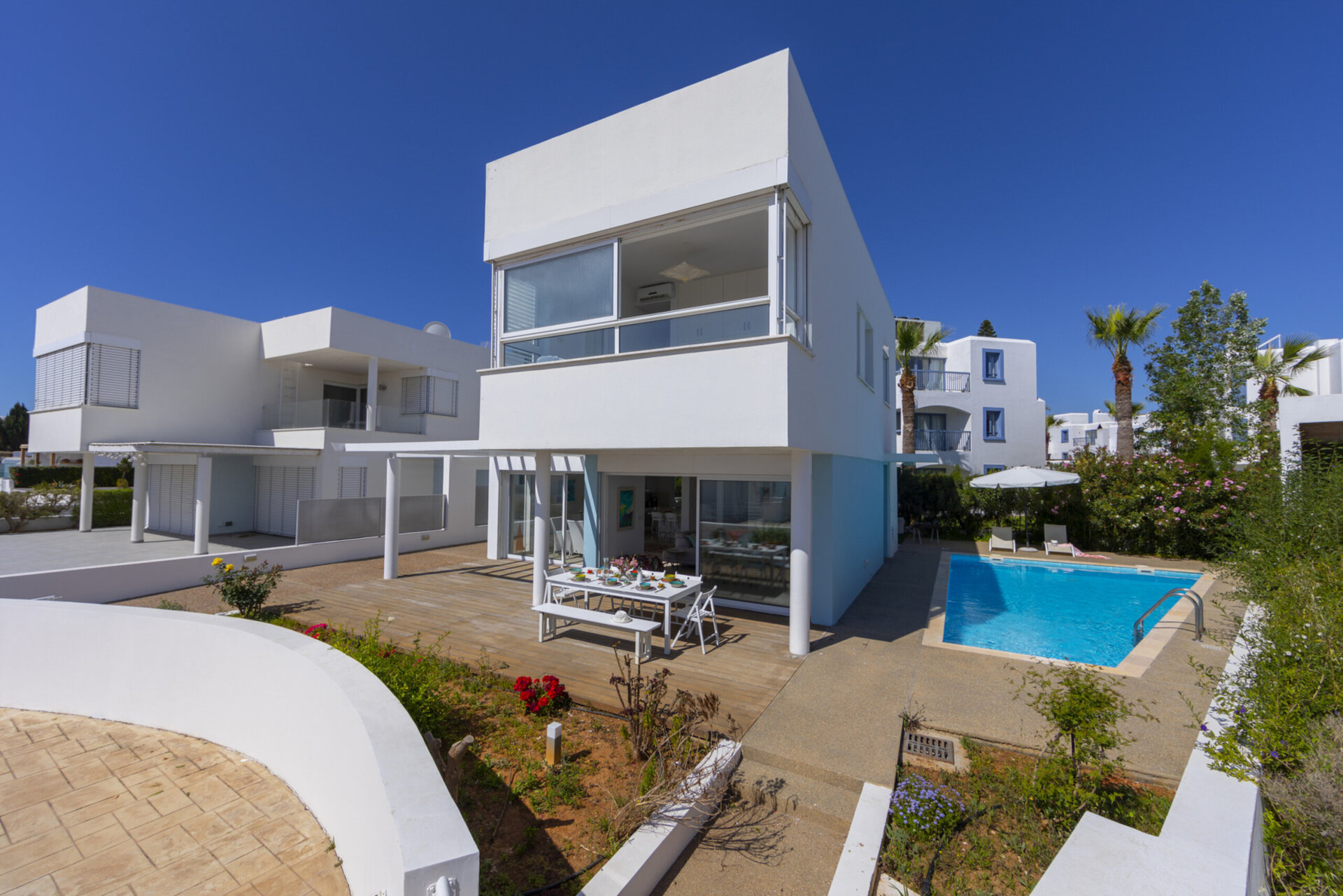 Chic Villa Retreat Near Fig Tree Bay RVC302908