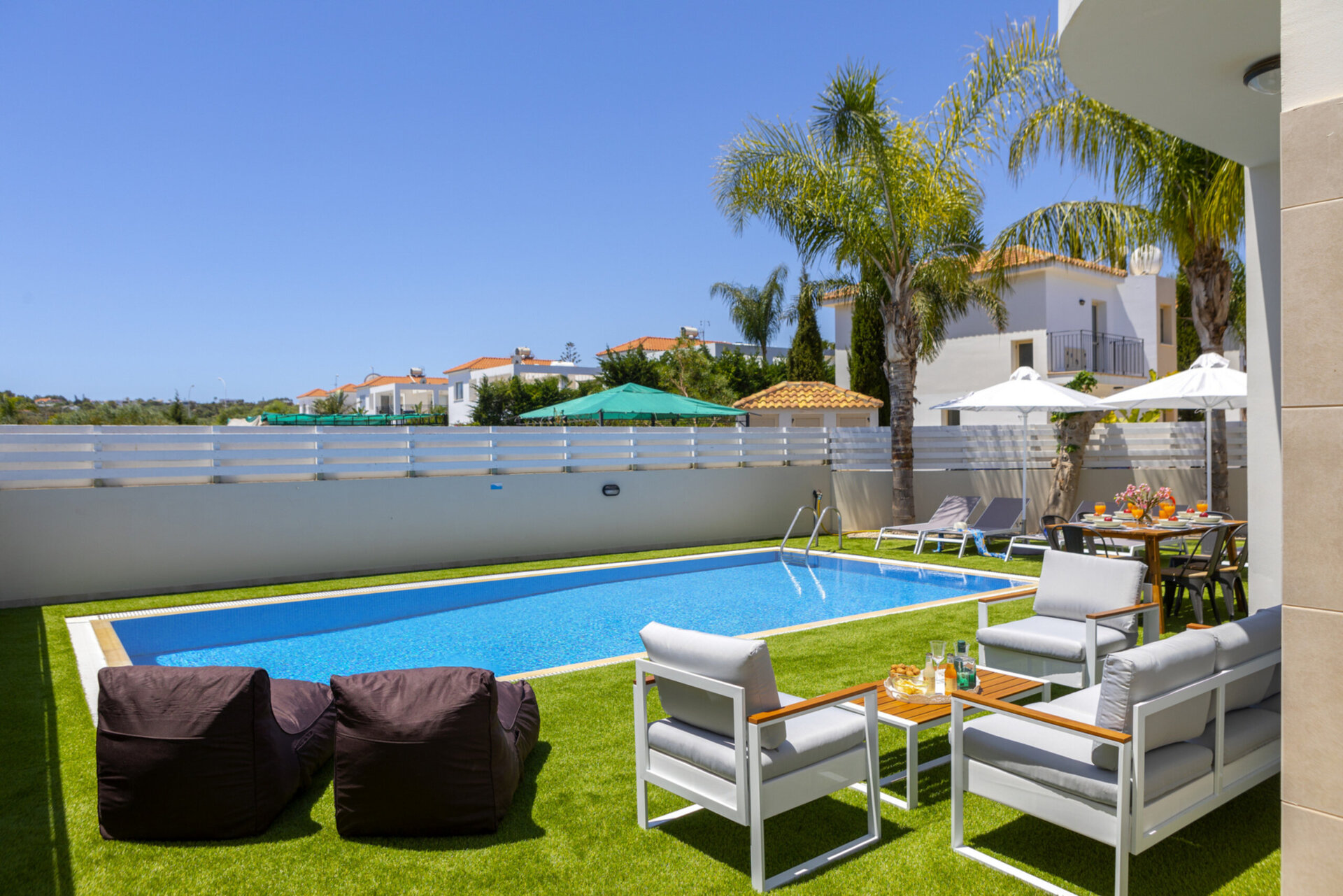 Luxury 4BR Villa near Fig Tree Bay RVC0054