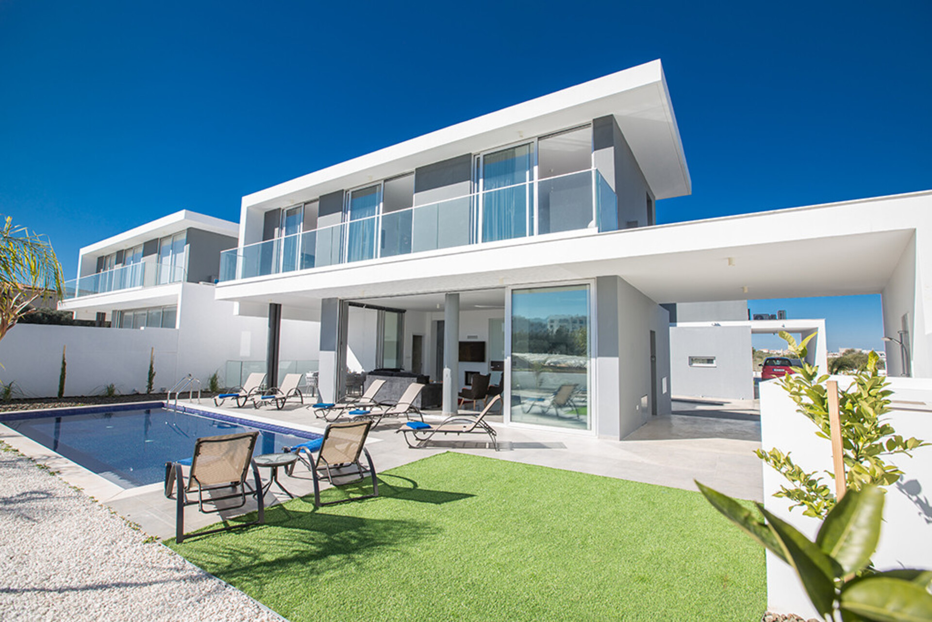 Elegant 5BR Villa by Konnos Beach RVC0014