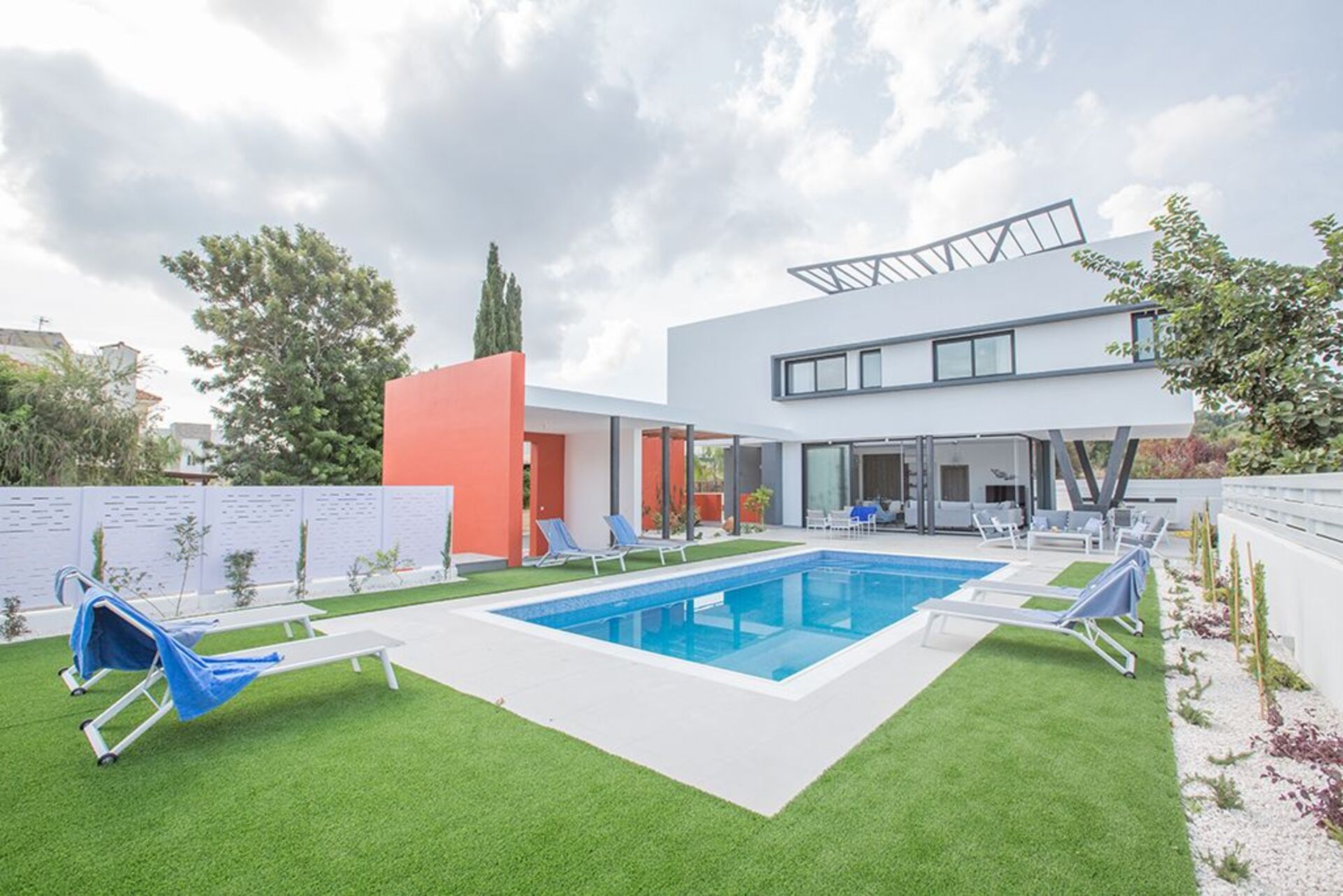 Seaside 3BR Villa near Fig Tree Bay IVRCR5