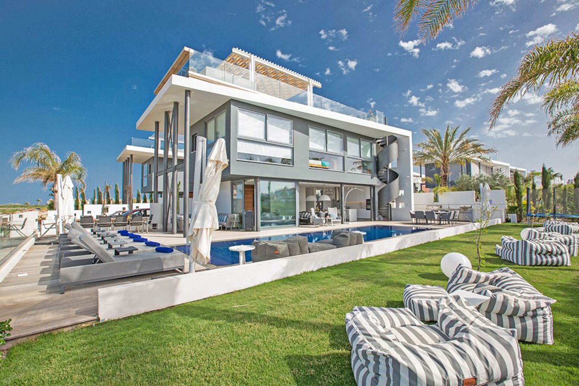 Chic 4BR Retreat by Cape Greco Park IVRWP4